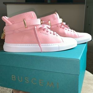 Pale pink Buscemi